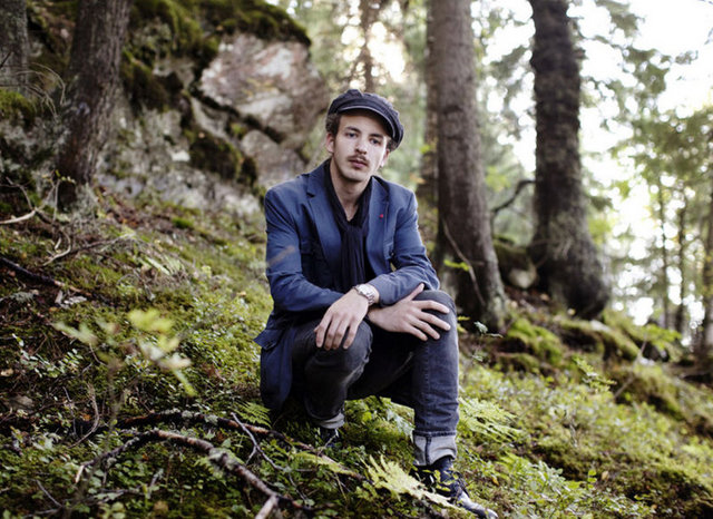 Eivind Rindal (23) kendi canını kutarırken on arkadaşını da sahile gelen bir tekneye doğru yönlendirerek kurtardı. Tolga'da yaşıyor.