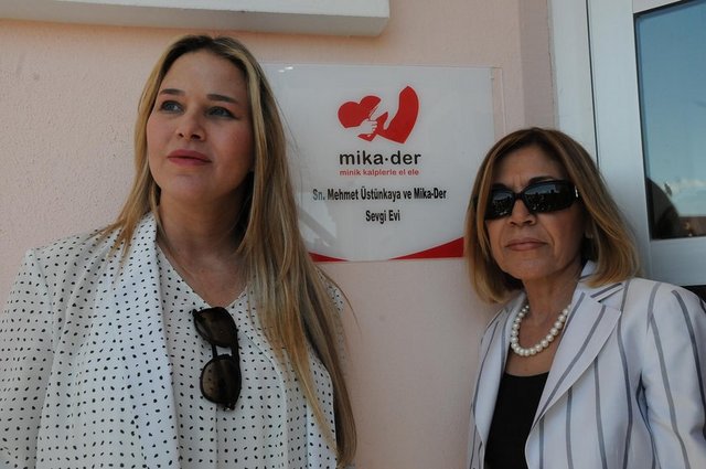 ASLI ÜSTÜNKAYA, NESRİN ERCAN 