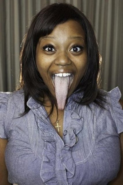 Garip özellikleri Guinness Rekorlar Kitabına girmelerini sağladı. Sahip oldukları ilginç özellikler görenleri şaşırtıyor. Chanel Tapper'ın dili tam 9.75cm