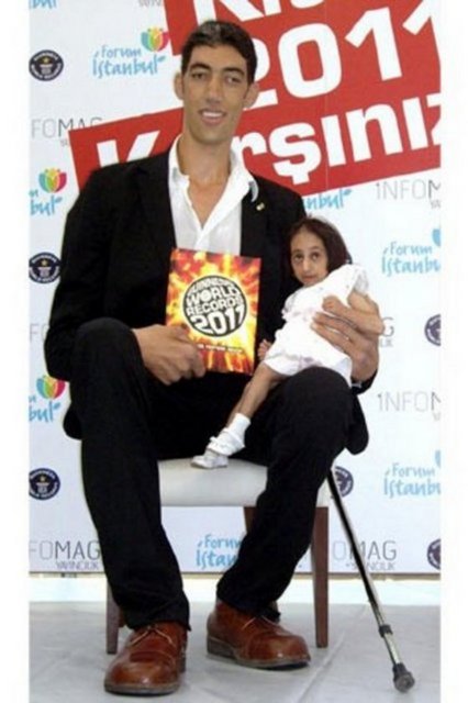 Alman RTL Televizyonu, Osmaniye'nin Kadirli ilçesinde yaşayan ve 72.6 santimlik boy ile "Dünyanın En Kısa Kadını" olarak Guinness Rekorlar Kitabı'na giren 22 yaşında, 7 kilo ağırlığındaki Elif Kocaman'ın hayatını konu alan çekimler yaptı. Kadirli'ye gelen üç kişilik televizyon ekibi, ilk olarak Kocaman'ın evinde, daha sonra da eğitim gördüğü Kadirli İlköğretim Okulunda çekim yaptı