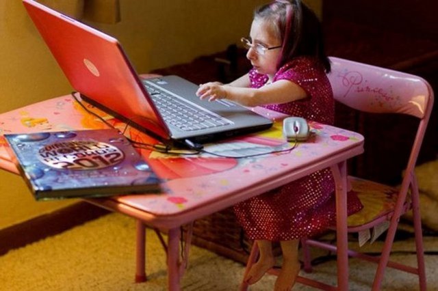 ABD'li Bridgette Jordan 68.5 santimetre boyu ile Guinness Rekorlar Kitabı tarafından dünyanın en kısa boylu kadını olarak açıklandı. "Herkes kendine güvenmeli" diyen 22 yaşındaki üniversite öğrencisi, 96 santimetre boyundaki erkek kardeşi Brad ile dünyanın en kısa kardeşleri unvanına da sahip. İki kardeş, primordiyal cücelik olarak adlandırılan doğuştan gelen genetik farklılıklarının hayatlarını doyasıya yaşamalarına engel olmadığını aktardı.