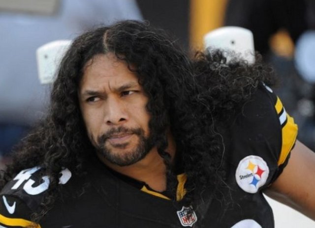 Troy Polamalu:Amerikan futbolunun ünlü isimlerinden..Saçları bir şampuan firması tarafından 1 milyon dolara sigortalandı.