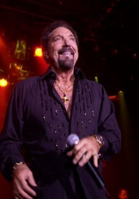 Tom Jones´un göğüs kılları 7 milyon dolara sigortalı.