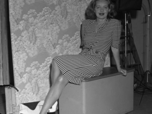 Bette Davis: 1930´lu yılların yıldızlarından..Kilo almamak için 28 bin dolar karşılığında sigorta yaptırdı.