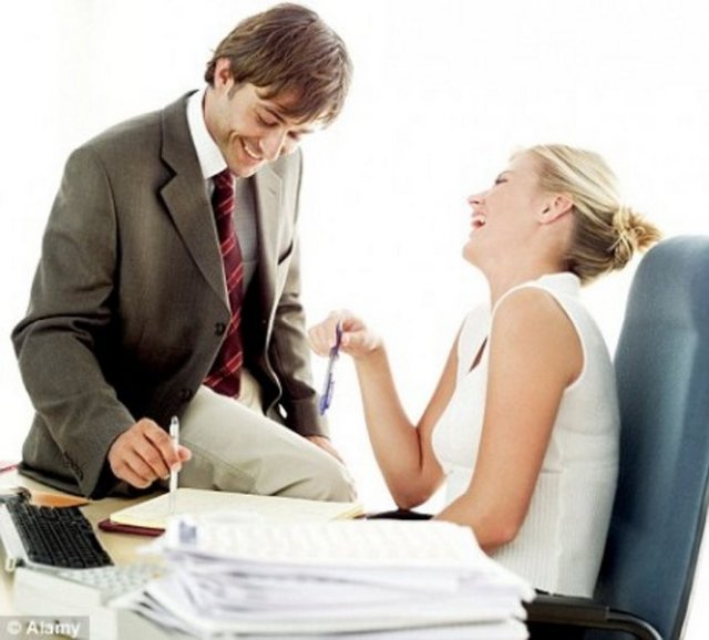 Araştırmalara katılanların % 6'sı, partneri çok fazla çalıştığı için partnerinden ayrıldığını, yeterince para kazanamadığı için terk ettiğini ya da partnerinin mesleğini beğenmediğini açıklamıştır.