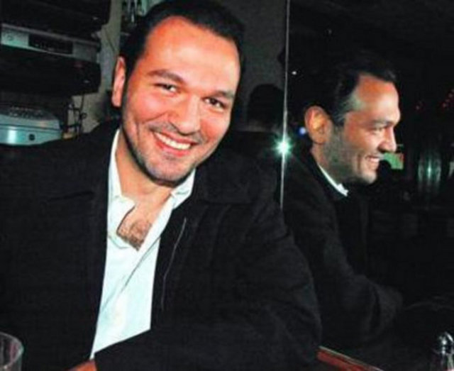 Ali Sunal'ın hangi ünlü oyuncunun oğlu olduğunu artık bilmeyen kalmadı.