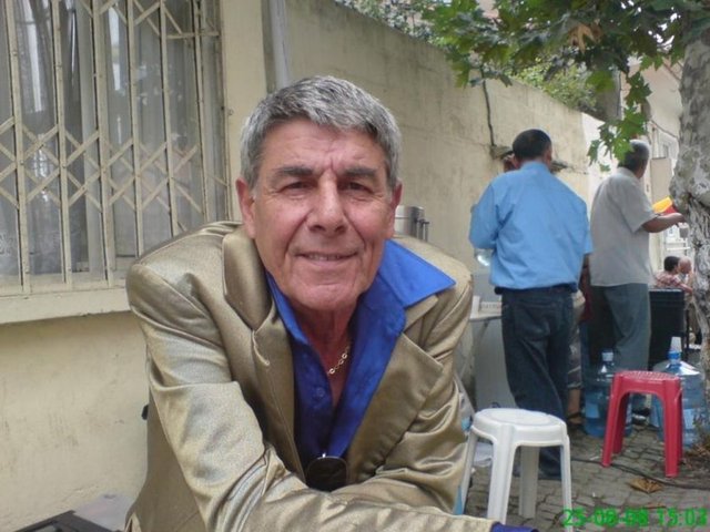 1986 yılında Bizimkiler dizisindeki 'Kapıcı Cafer' tiplemesiyle gönüllere taht kuran ünlü oyuncunun kızı da önemli bir oyuncu.