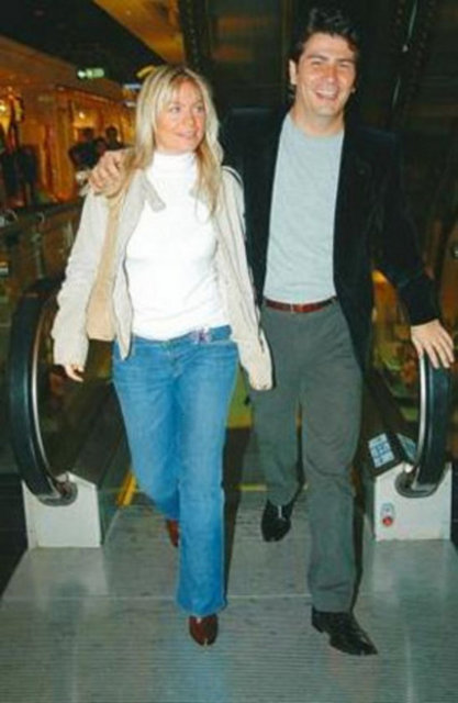 Vatan Şaşmaz ile ilişkisiyle de gündeme gelen Nergis Mizanoğlu ünlü bir şarkıcının yeğeni.