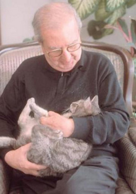 Bir süre önce hayata veda eden usta yönetmen Atıf Yılmaz'ın da üvey kızı.