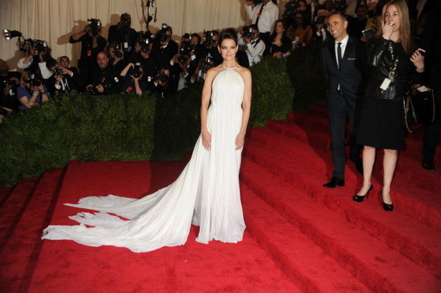 KATIE HOLMES