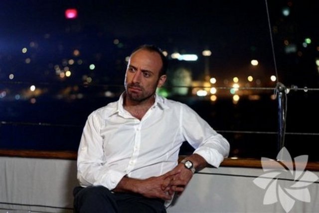 Başarılı oyuncunun televizyon kariyerinde Hiç Yoktan Aşk, Ölümün El Yazısı televizyon filmleri, Böyle mi Olacaktı, Kara Melek, Dedem Gofret ve Ben, Esir Şehrin İnsanları, Zerda, Aliye gibi başarılı diziler de yer alıyor.