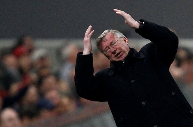 İskoç teknik adam, ManU'nun başına geçmeden önce ülkesinde 1974-86 yılları arasında St. Mirren ve Aberdeen'i çalıştırmıştı.