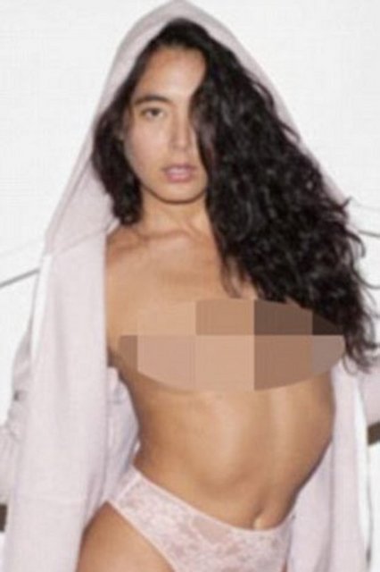 Kadın vücudunu sömürücü reklamlara yer verdiği gerekçesiyle uyarılan Amerikan Apparel'e yasaklanma gelebileceği bildirildi.   -