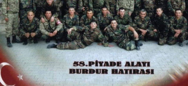 Bursin vatani görevini Burdur 58. Piyade Alayı'nda yaptı.