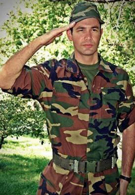 Ünlü şarkıcı Keremcem askerliğini Ankara Mamak'ta yaptı.