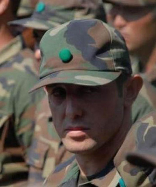 Bir başka ünlü futbolcu Nihat Kahveci de askerliğini yeşil sahalardan arkadaşı Belözoğlu ile aynı yerde yaptı.