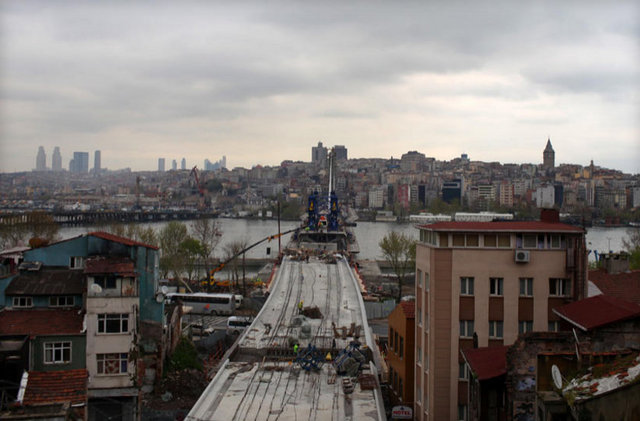 İşte Metro Geçiş Köprüsü