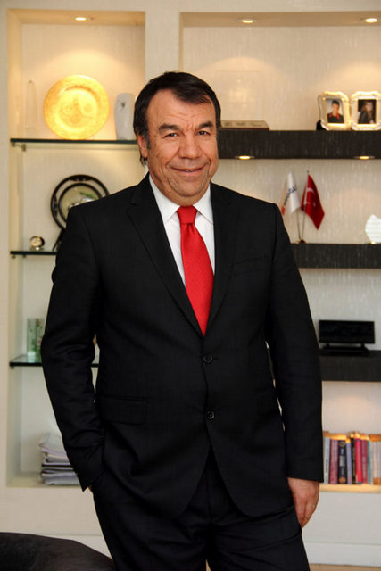 NURETTİN EROĞLU: Yurtdışındaki mağazaların durumunu ve yeni yatırımların gündemde olup olmadığını öğrenmek istedi. -