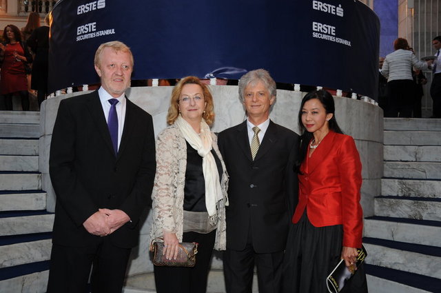 PAUL JENEWEIN, MARIA FEKTER, DR. KLAUS WÖLFER, MERY JENEWEIN 