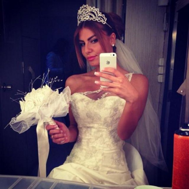 TUĞÇE ÖZBUDAK - Gelin olmuş gidiyorsun -