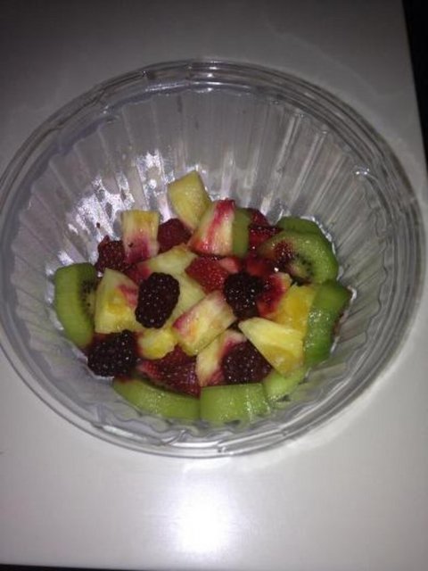 HELİN AVŞAR - Güzel bir meyve salatası ile güzel bir gün