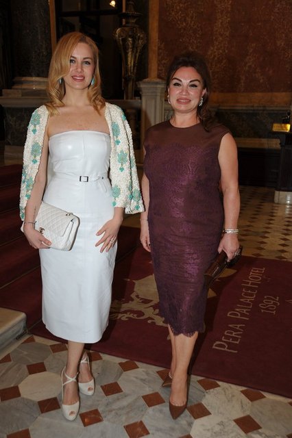 MELİSA KANATLI, ARZU SAVGI
