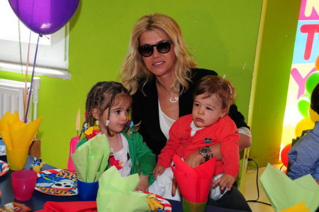 MELİS, EDA, LİLA KOSİF