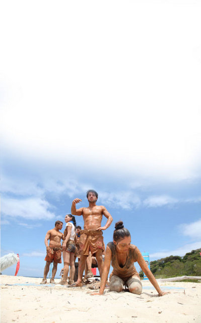 Gönüllüler takımı için üzülüyordum ama onların kazanması benim aç kalmam demekti. Belki de bu yüzden iki takımın iletişim kurması yasaktı. İşte karşı takımdan bir kare...