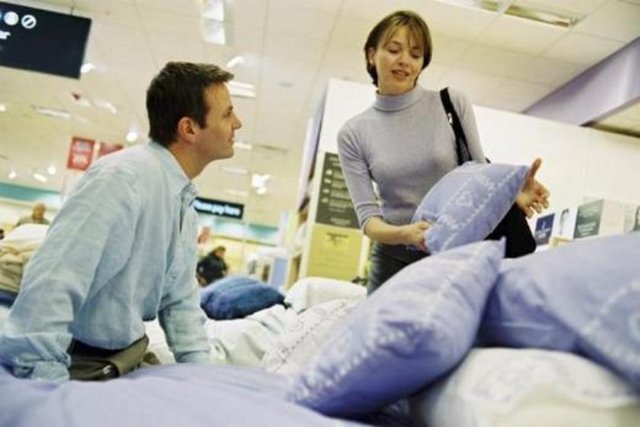 40. Perakende Satış Elemanı -  - Yıllık geliri: 21 bin 129 Dolar