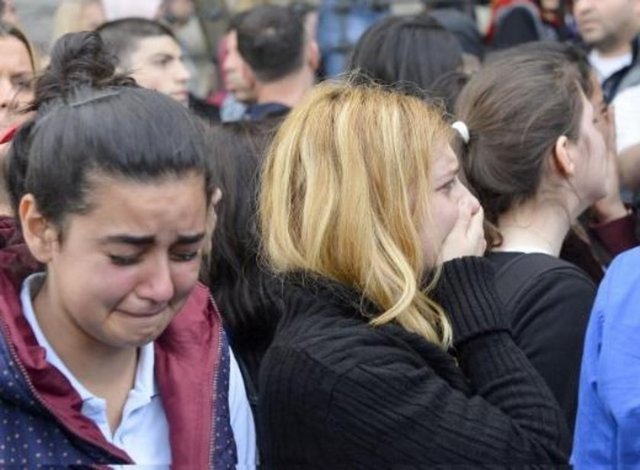 İstanbul Kadıköy Şükrü Saracoğlu Stadı'nda Fenerbahçe'nin 2-1 galibiyetiyle sonuçlanan gergin derbi sonrasında Fenerbahçeli taraftar Burak Yıldırım öldürüldü.
