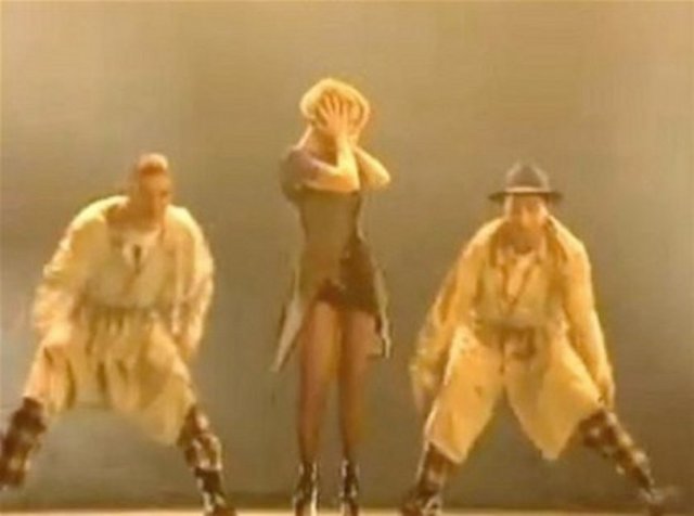 Rüya Ersavcı - İstemiyorum Baba