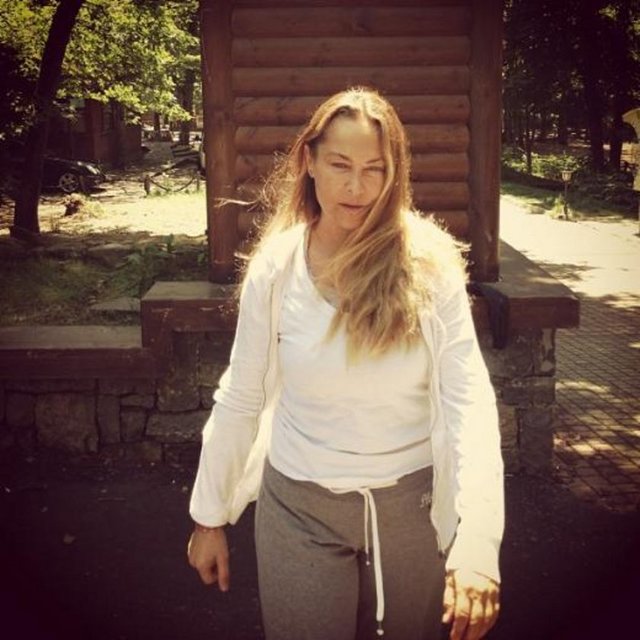 HÜLYA AVŞAR - Yürüyüş resmi orman kendimi beğendim