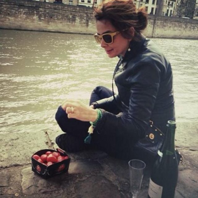 HARİKA UYGUR - Paris