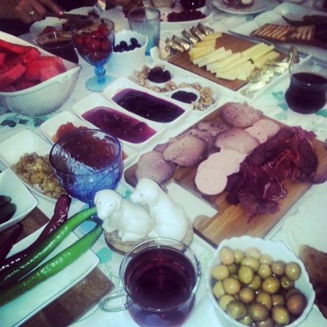 ELİF KARLI - Anneciğimin kahvaltı sofrası -