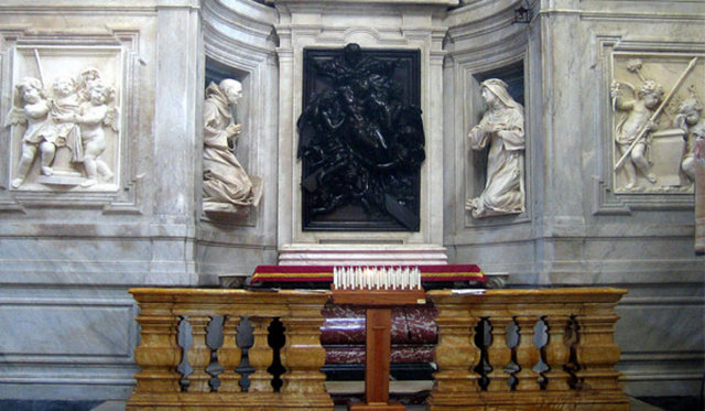 Piazza Poppolo'daki bir kilisenin içindeki Chigi Şapeli - Roma/İtalya