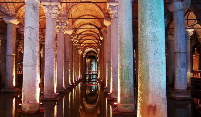 Yere Batan Sarnıcı - İstanbul/Türkiye