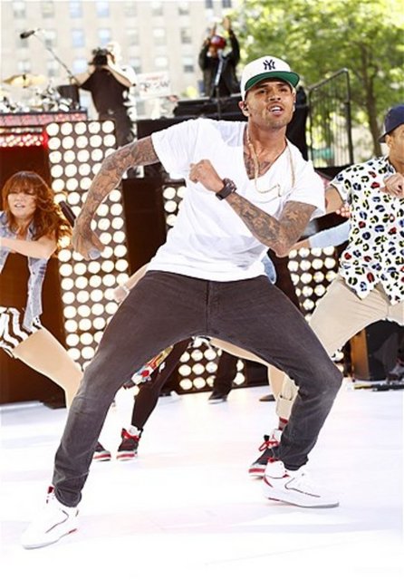 Chris Brown - 12,595,706