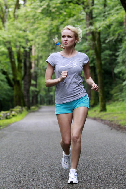 1. Günde yaklaşık 30 dakika orta tempoda spor veya egzersiz yapmak.