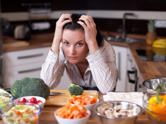 6. Eğer fazla kiloluysak bilinçli ve doğal bir beslenme programıyla fazla kiloları azaltmak.