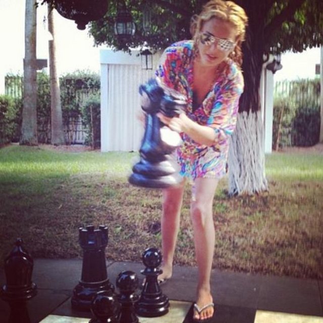 ECE ERKEN - Şah ve mat