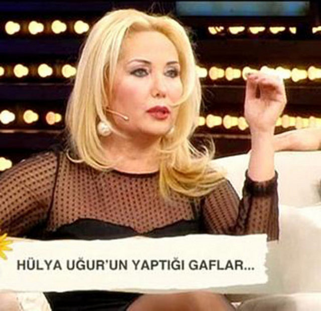 Bir dönem "Havalar nasıl olursa olsun sizin havanız iyi olsun" sloganıyla sunduğu hava durumu programıyla adından söz ettiren Hülya Uğur, -  Defne Samyeli'ni önce yanlış anladı, ardından hatasını düzeltmeye çalışınca da yaptığı gafla şaşırttı.