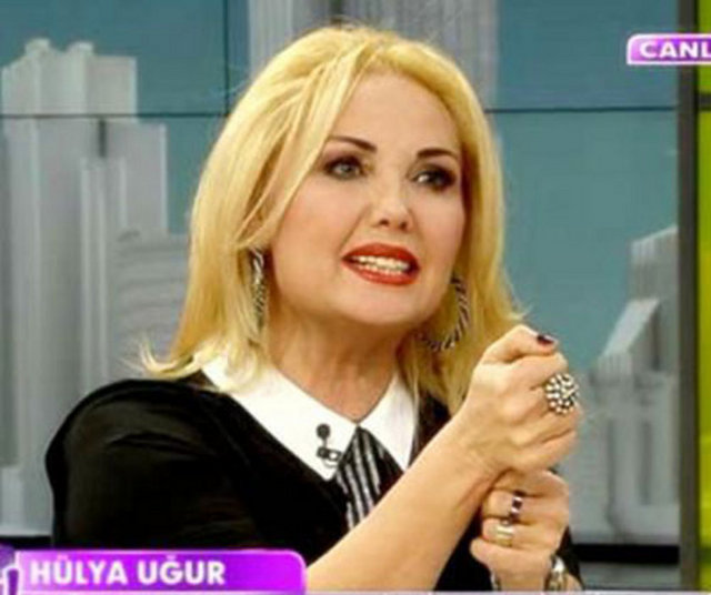 Uğur da Samyeli'nin bu düzeltmesi üzerine "Aman bee yanlış anlama ama çok sevindim. Basin sagolsun canim benim." cümlesiyle hatasını düzeltmeye çalışırken gaf yaptı. -