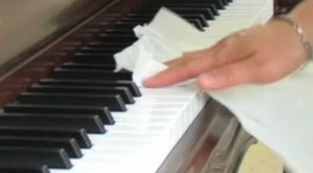 Fildişinden yapılmış malzemelerinizi temizleyebilirsiniz. (Örn: bilardo topu, piyano tuşları ve takılar gibi)