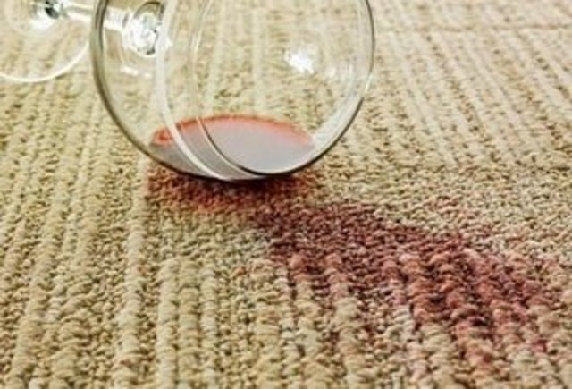 Halılardaki inatçı lekeleri çıkarabilirsiniz.