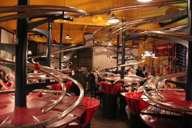 Restoranın en büyük özelliği tamamen otomatik olması.