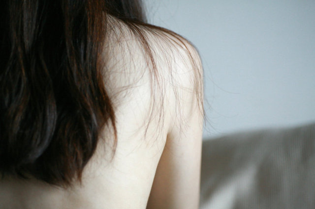 Şimdiden internet üzerinden rezervasyonları kabul eden restoranda kişi başı ücret sadece yemek yiyecekler için Türk parasıyla 400 - 800 Lira iken, tanga giyen erkek modellerin yemek sunumunun yanında yapılacak şovları da izlemek isteyenler oturacakları yere göre 2175 Lira'ya varan kişi başı ücret ödemek zorunda.