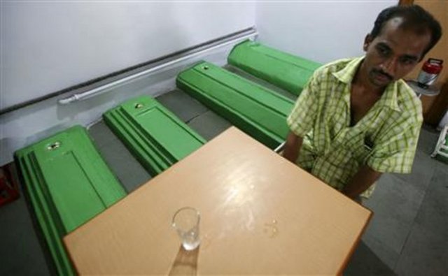 ölülerle birlikte yemek yemek bazılarının ilgisini çekebiliyor.