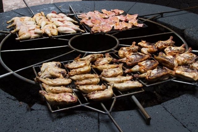 İşte El Diablo, volkanik ateşte yapılmış cızbız tecrübes isteyenlere hizmt veriyor.