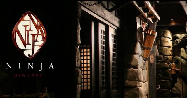 Oldkça ilginç tasarıma sahip olan restoranda