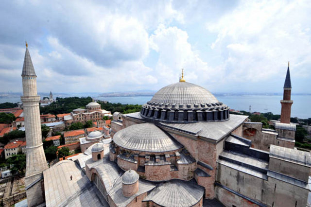 Bu yapı daha 6'ncı yüzyılda Doğu Romalı Philon tarafından da, dünyanın 8'inci harikası olarak nitelendirilmiştir.
